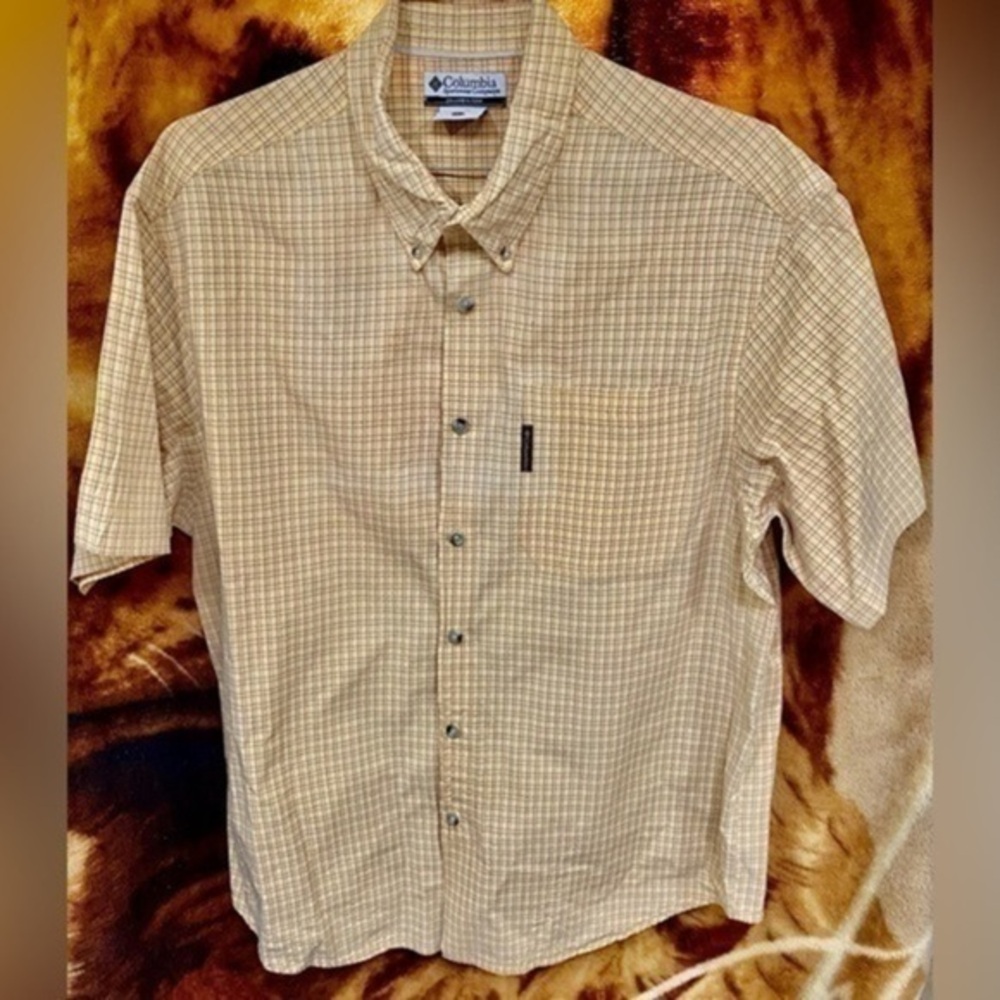 COLUMBIA SHORT SLEEVE YELLOW WITH RED/BLACK/WHITE PINSTRIPED SIZE SMALL